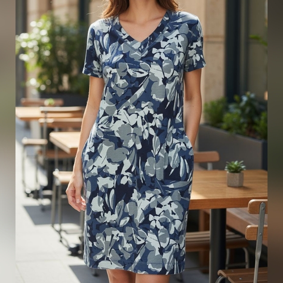 Chico's - NWT, Shift Dress W/ Short Sleeves, V-Neck, Blue Floral Design, Size 0 - Picture 10 of 12